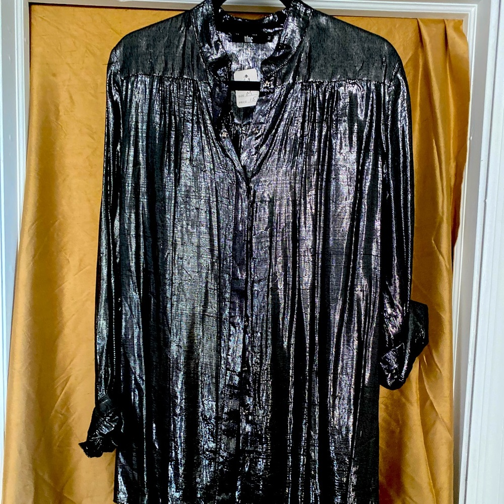 Oversized blouse in metallic gray